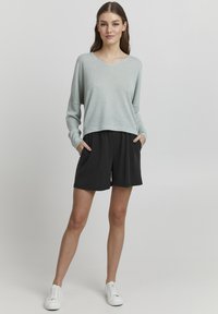 Oxmo OXBJ�RK REGULAR FIT - Šorti - black