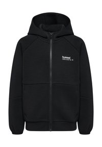 Svart zip-up huvtröja i mjukt tyg med en rymlig huva, elastiska ärmslut och två framfickor; har en liten vit logotyp på bröstet.
