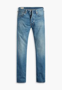 Jeans de mezclilla azul con cierre de botón, cinco bolsillos y ligero desvanecimiento en los muslos y las rodillas, dispuestos planos sobre un fondo blanco.