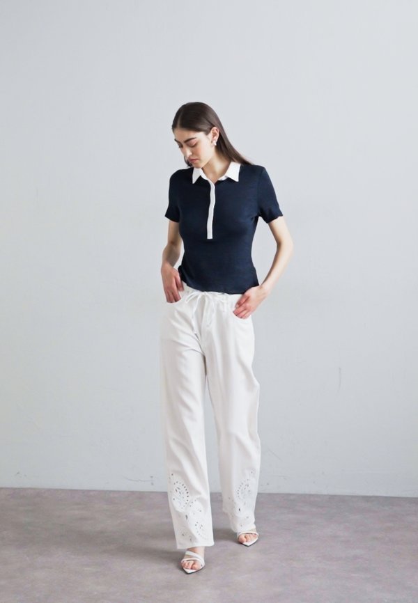 ULTRA FEATHERWEIGHT PHOEBE DRAWSTRING - Relaxed fit jeans3