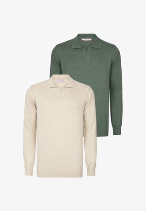 Dos pulóveres de manga larga: uno en beige con cuello tipo polo, y el otro en verde oscuro. Ambos cuentan con puños y dobladillo acanalados.