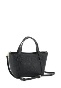 Schwarze strukturierte Lederhandtasche mit zwei kurzen Griffen und einem verstellbaren langen Schulterriemen mit goldfarbener Hardware.