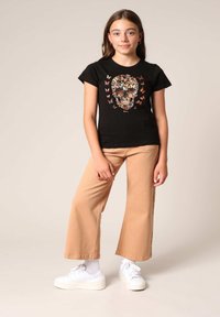 Niet geselecteerd, Black