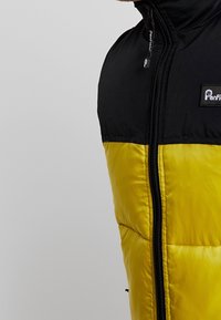 Penfield Väst - yellow
