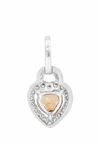 Colgante de plata en forma de corazón que presenta una piedra de color marrón claro en el centro, adornado con pequeños acentos circulares alrededor del borde.