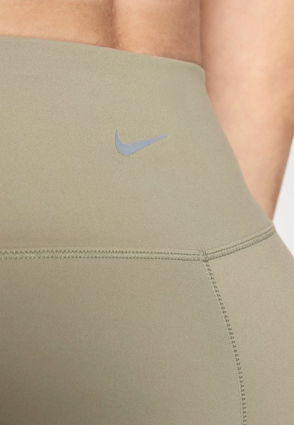 ONE SHORT - Leggings3