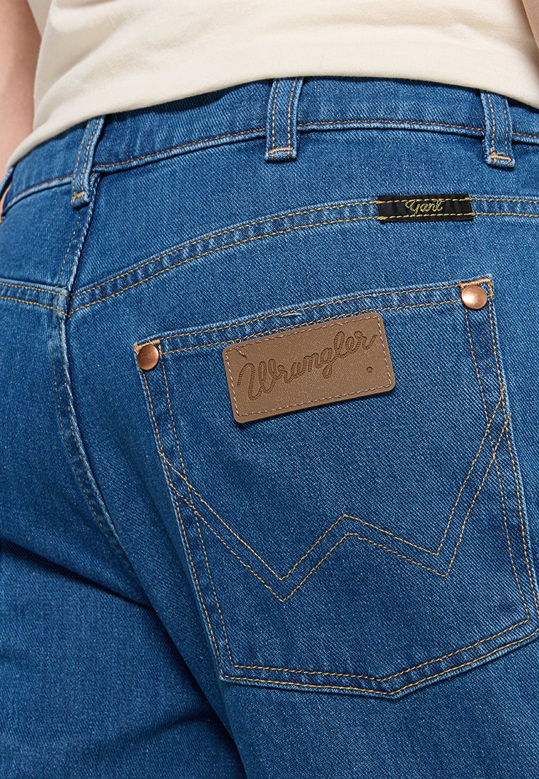 SLIM FIT