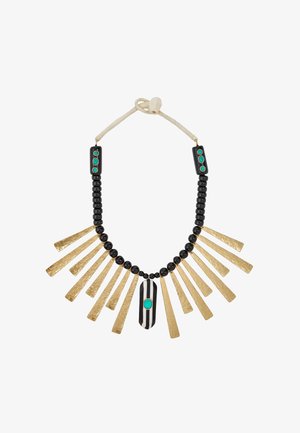 Naszyjnik z prostokątnymi zawieszkami o złotym odcieniu, czarnymi koralikami, centralną zawieszką w czarno-białe paski z turkusowym kamieniem oraz czarnymi koralikami z turkusowymi akcentami.