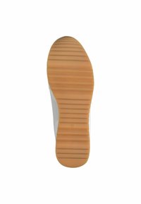Suola della scarpa in gomma naturale leggera, con texture a scanalature orizzontali e piccoli punti in rilievo. Il lato presenta materiale bianco perforato. Taglia 37.