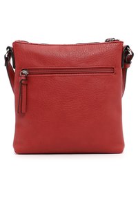 Borsa a tracolla rossa in pelle con superficie texturizzata, tasca frontale con cerniera, tracolla regolabile e design minimalista.