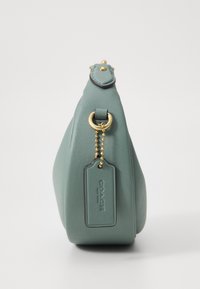 Miniatyrbilde 4