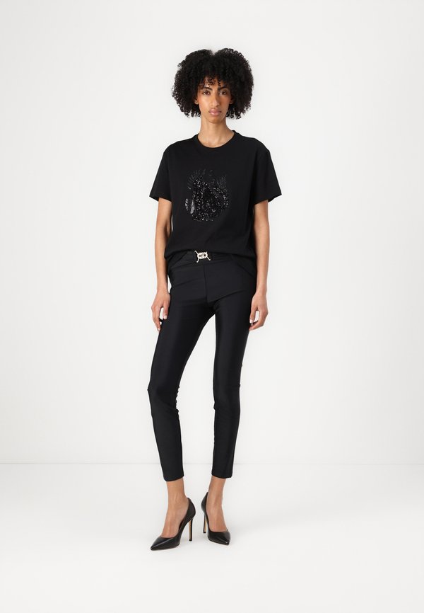 NERO - Print T-shirt4