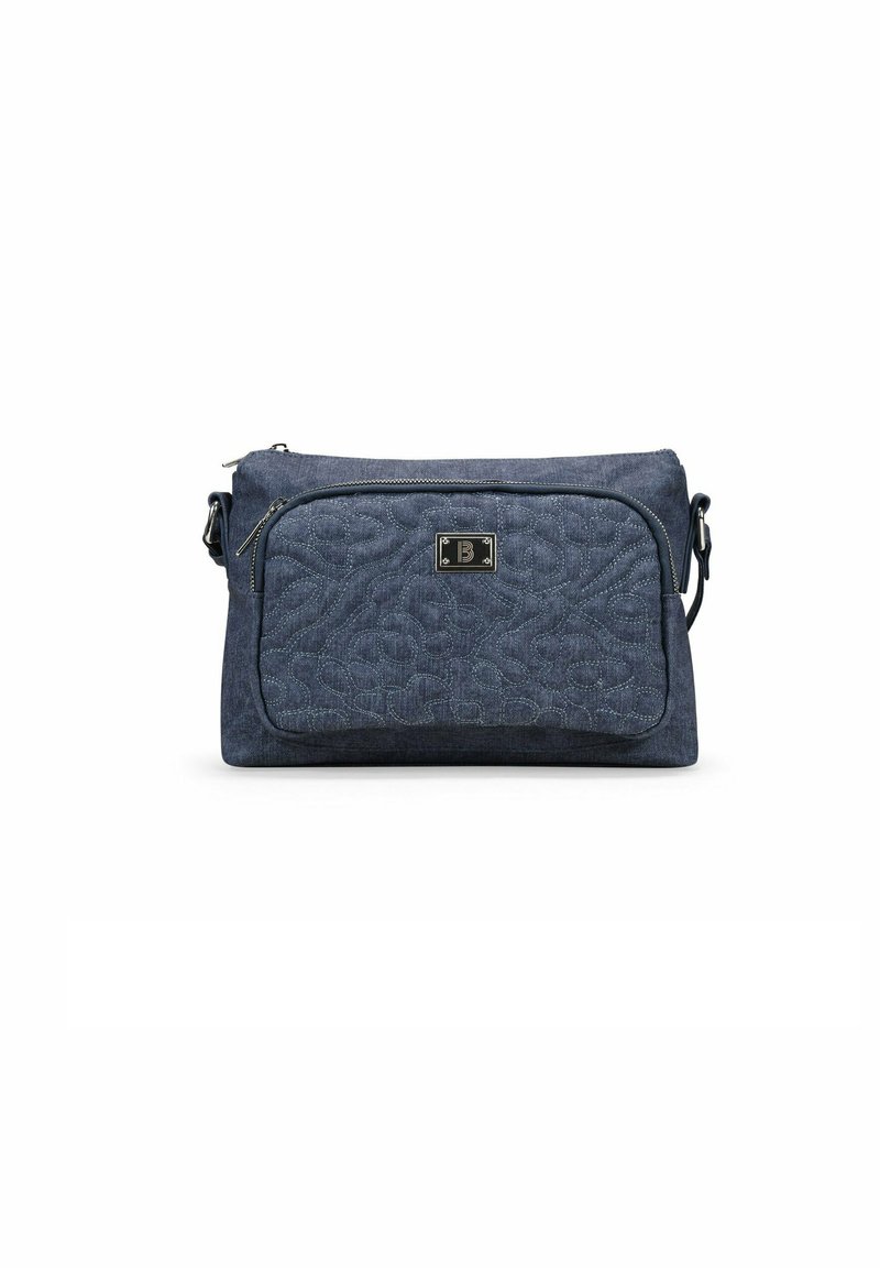 Bolso cruzado de denim oscuro con patrón acolchado, que cuenta con un bolsillo frontal con cremallera y un detalle de logotipo en tono plateado. Correa ajustable.
