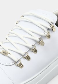 Thumbnail Image 4