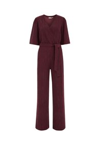 Bordový jumpsuit s prekrývaním, krátkymi rukávmi, širokými nohavicami, zodpovedajúcim opaskom a textúrovanou látkou s jemnými vertikálnymi pruhmi.