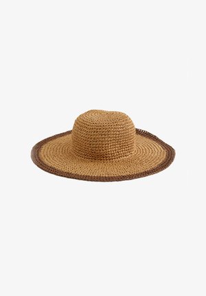 Chapeau en paille à large bord de couleur beige naturel avec un contour marron foncé ; fabriqué en paille tissée avec une finition texturée.