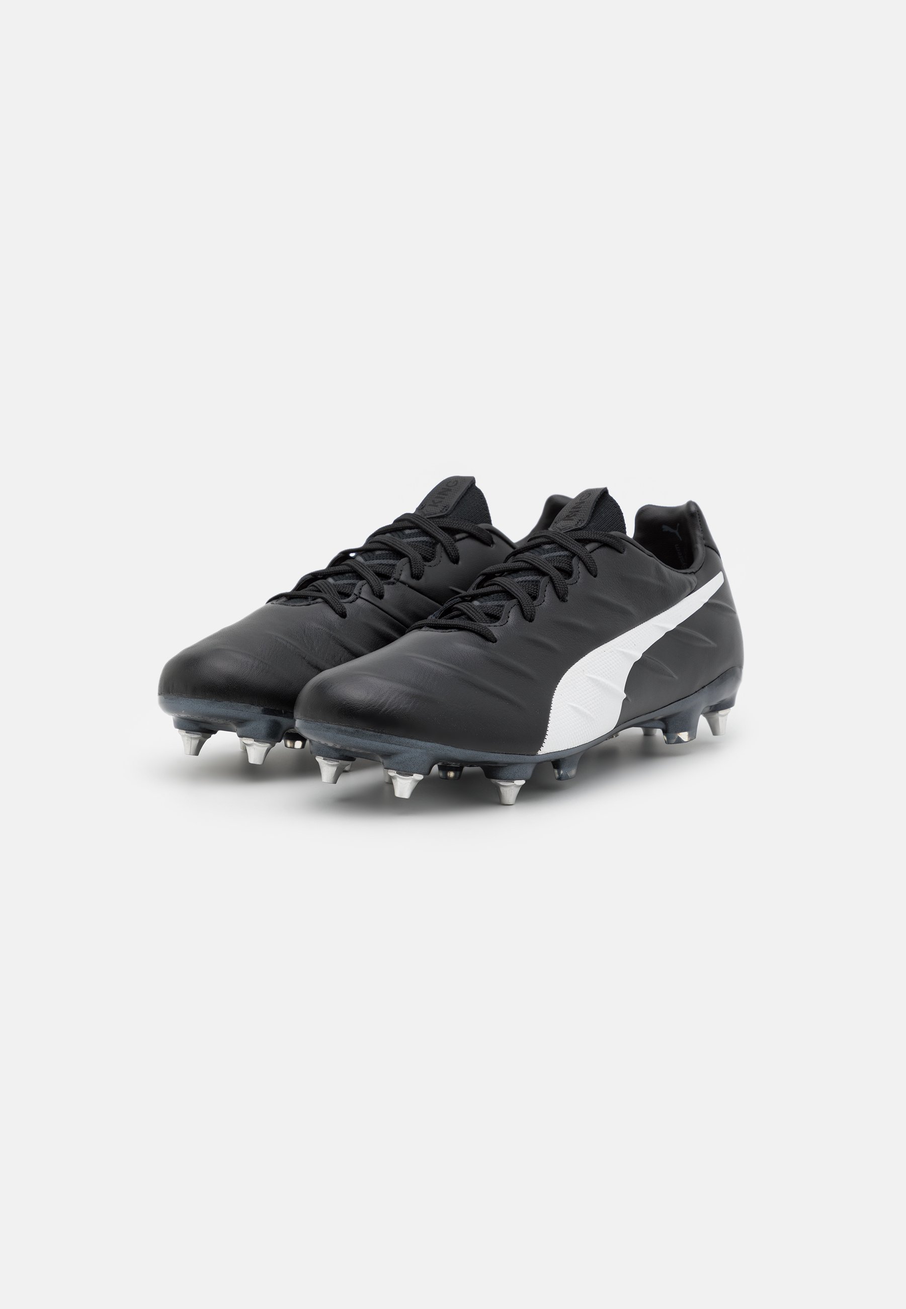 puma football boots black and white