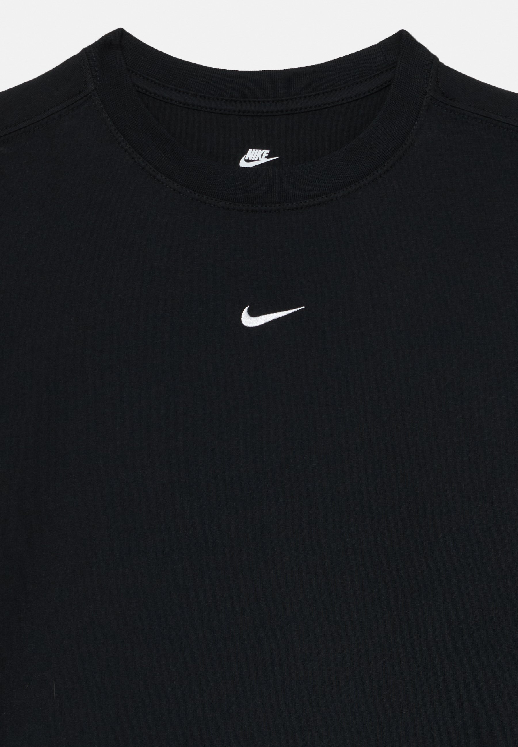 nike t shirt logo in middle