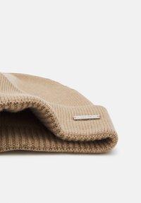 Calvin Klein BEANIE - Czapka