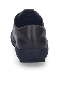 Chaussure en cuir noir avec un talon arrondi, texture lisse, profil bas et renforcement à l'arrière, avec une étiquette de taille à l'intérieur (37).