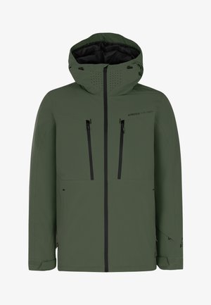 Groene waterdichte jas met capuchon, voorzien van zwarte ritsen, ventilatiegaten, twee borstzakken en verstelbare manchetten.