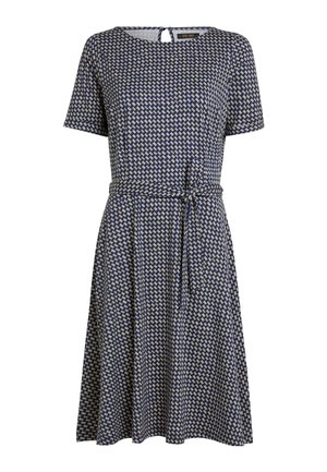 Granatowa sukienka do kolan z beżowym geometrycznym wzorem, krótkimi rękawami, okrągłym dekoltem, dekoltem na plecach oraz paskiem wiązanym w talii.