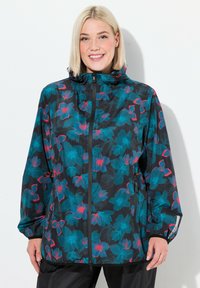 Blommig regnjacka med svart bas och mönster av teal- och rosa blommor, framdragkedja samt justerbara ärmslut och huva.