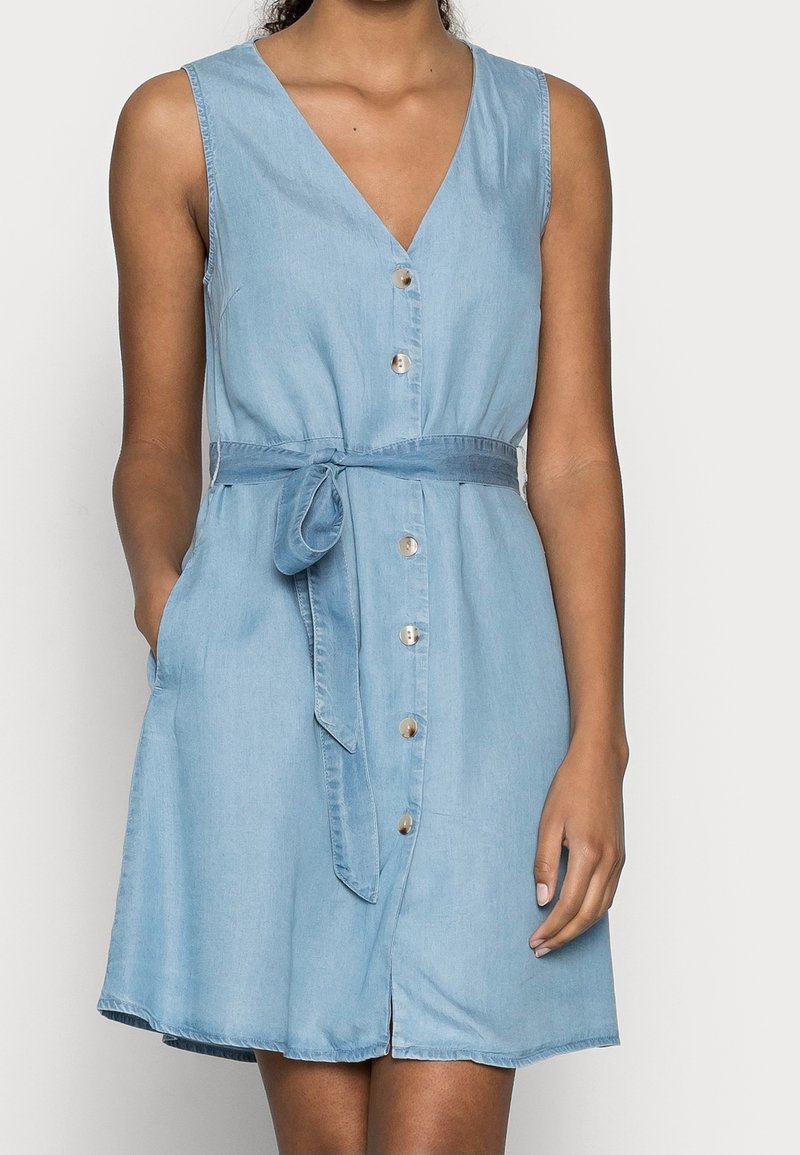 Vero Moda Petite Jeansklänning - light blue