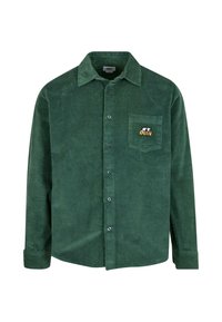 Grønn kordfløyelskjorte med krage med knapper, med vertikale riller, en brystlomme og brodert "OBEY"-logo i gult og hvitt.