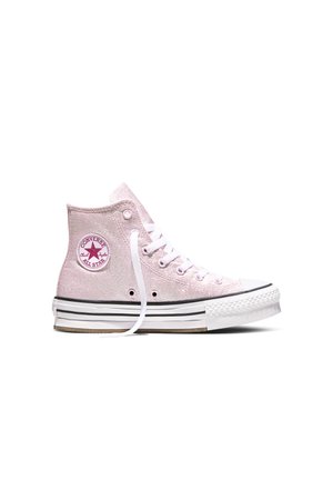 Zapatilla Converse de caña alta de color rosa claro con cordones blancos, suela de goma y logotipo circular en el lateral del tobillo.