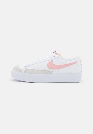 BLAZER PLATFORM - Matalavartiset tennarit - pink glaze/summit white/black/team orange/white