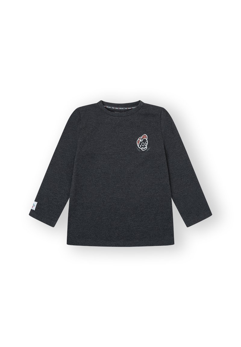Camiseta de algodón gris de manga larga con un gráfico colorido de calavera en el pecho, cuello redondo y una etiqueta en la manga izquierda.