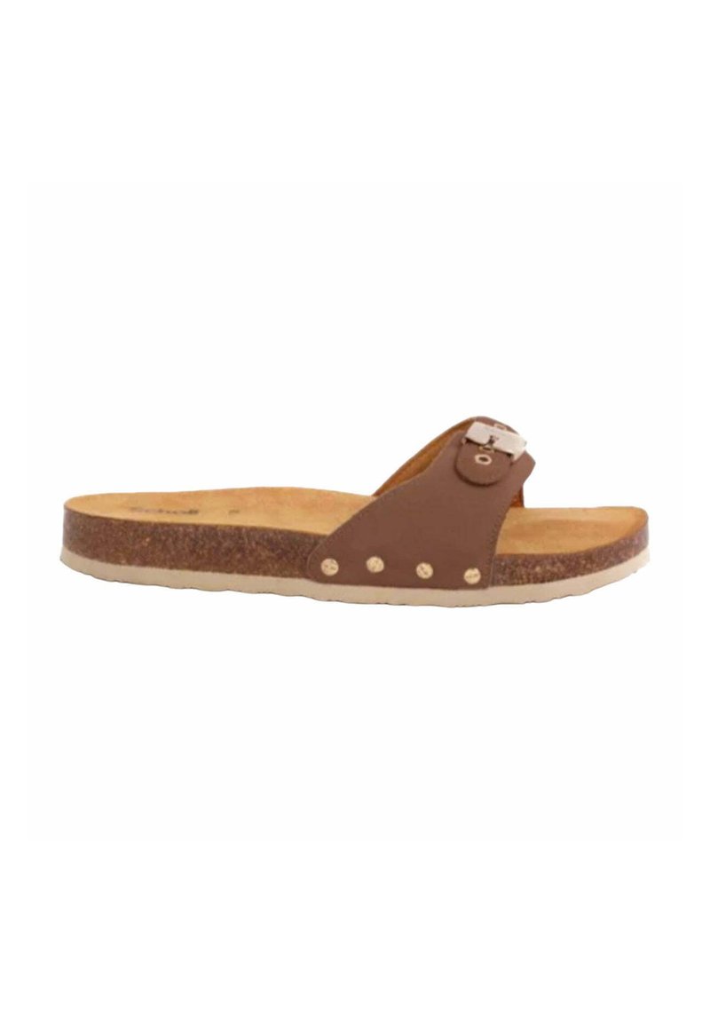 Sandal con zeppa marrone, con una soletta in sughero, suola piatta, cinturino regolabile e borchie decorative in metallo. Finitura liscia e design minimalista.