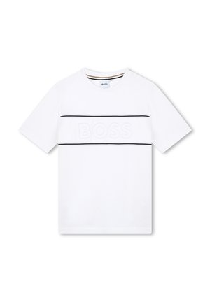 Hvid bomulds T-shirt med korte ærmer, der har et præget "BOSS" logo og en marineblå vandret stribe på brystet. Glat tekstur.