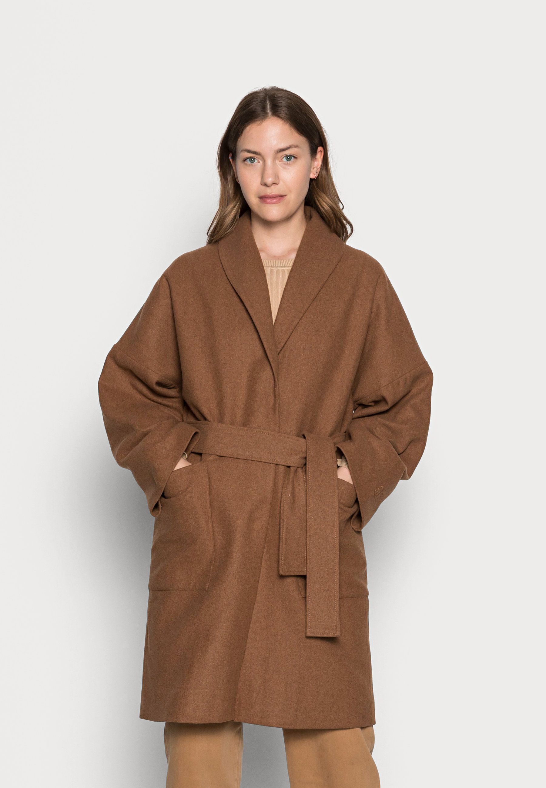camel robe coat