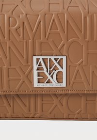 Armani Exchange BORSA TRACOLLA - Axelremsväska - dark pisco
