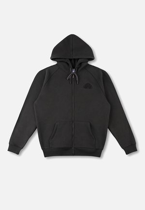 Sudadera negra con cremallera, hecha de tela suave, con un logo frontal, mangas raglán, bolsillos delanteros y cordones ajustables en la capucha.
