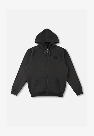 Sudadera negra con cremallera, hecha de tela suave, con un logo frontal, mangas raglán, bolsillos delanteros y cordones ajustables en la capucha.