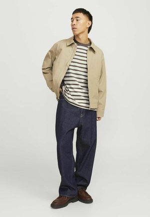 Pikkade varrukatega topp - deep taupe
