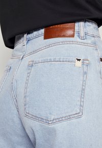 WEEKEND MaxMara Vaqueros boyfriend - dark blue