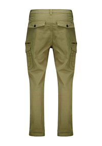 Olijfgroene cargobroek met rechte pijpen, voorzien van twee achterzakken, zijcargo zakken en een ritsdetail op het rechterbeen.
