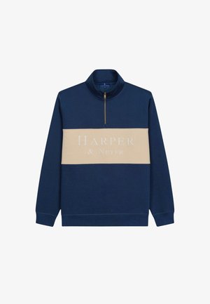 Navy Pullover mit einem Halb-Reißverschlusskragen, der einen cremefarbenen Horizontalstreifen mit "HARPER & NEYER" in Hellgrau aufgedruckt hat. Weicher Stoff.