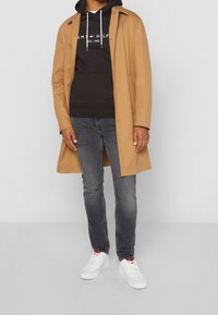 Tommy Hilfiger Jersey con capucha - black
