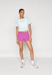 Nike Performance T-shirt till träning - glacier blue/black