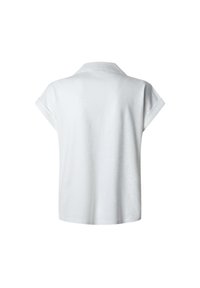 Vit kortärmad polo med mjuk textur, med klassisk krage och avslappnad passform, visad från baksidan.