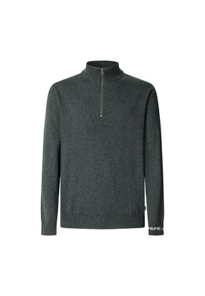 Tamno sivi pulover od mekog materijala, s visokim kragnom i zatvaranjem na pola zatvarača. Uključuje rebraste manžete i detalj na rubu.