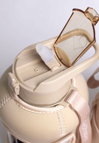Thumbnail Image 5