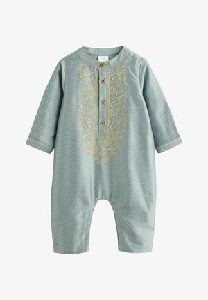 Himmelblauer Baby-Overall mit langen Ärmeln, goldener Blumenstickerei auf der Vorderseite und vier Holzknöpfen entlang der Knopfleiste.