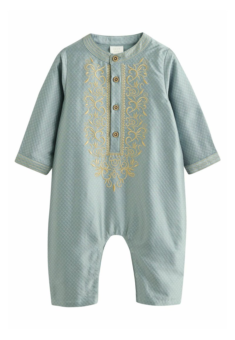 Rompers bleu clair avec des manches longues et un col rond, ornés de broderies florales dorées le long de l'avant et de boutons marron. Tissu doux et texturé.