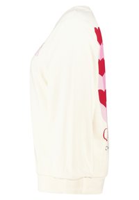 Witte sweatshirt met lange mouwen, voorzien van een decoratief patroon van roze en rode harten aan de zijkant. Zacht materiaal met geribbelde boorden.